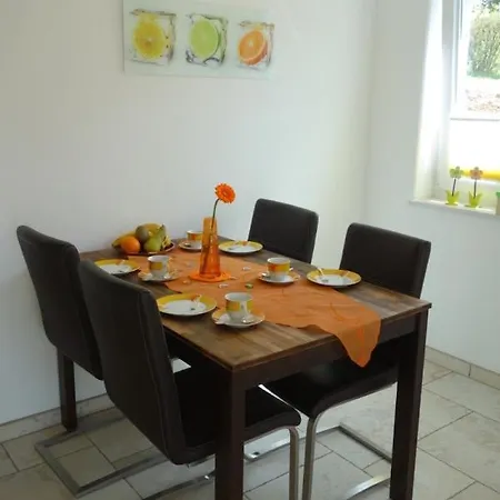 Ferienwohnung Leonie شقة سيغمارزيل